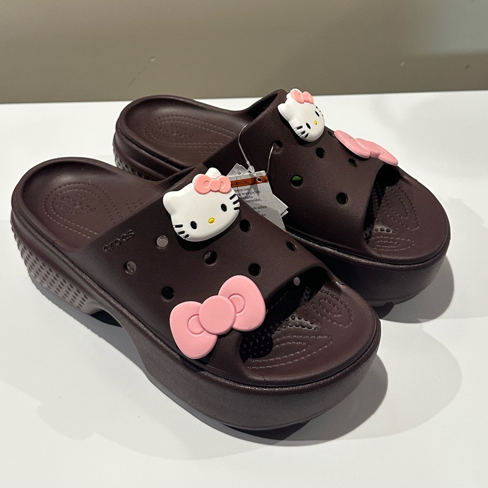 CROCS Brown Sandals with Pink Accents - Picture 7 of 11